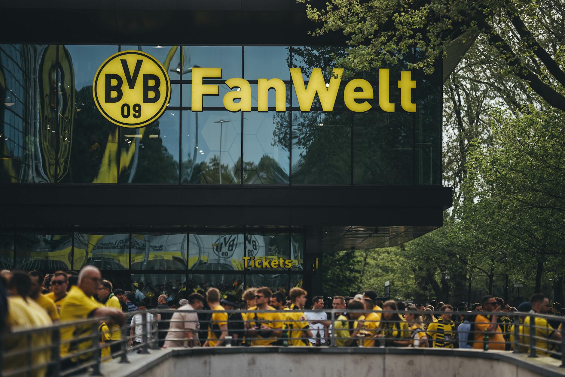 Fans gather at Dortmund