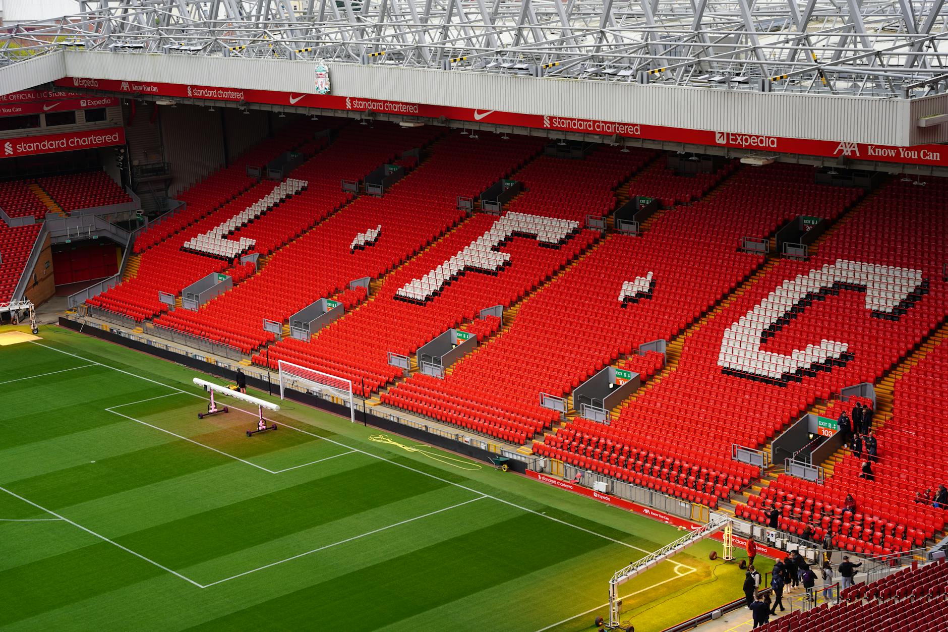 Liverpool x PSG: tensão máxima em Anfield e um duelo que pode virar a chave da Champions