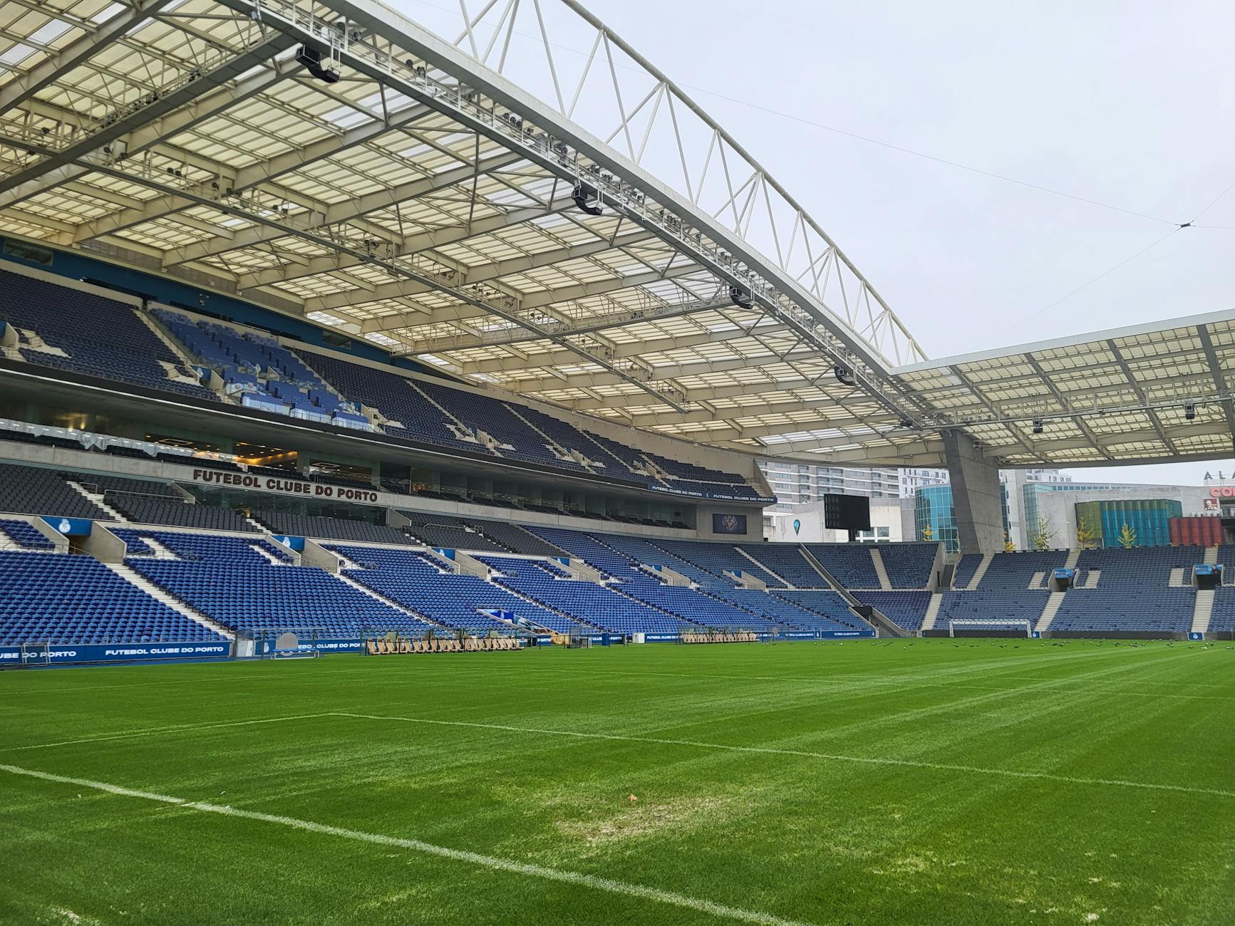 Nottingham Forest x FC Porto: pressão, contraste de momento e um duelo que pode redesenhar a Europa League