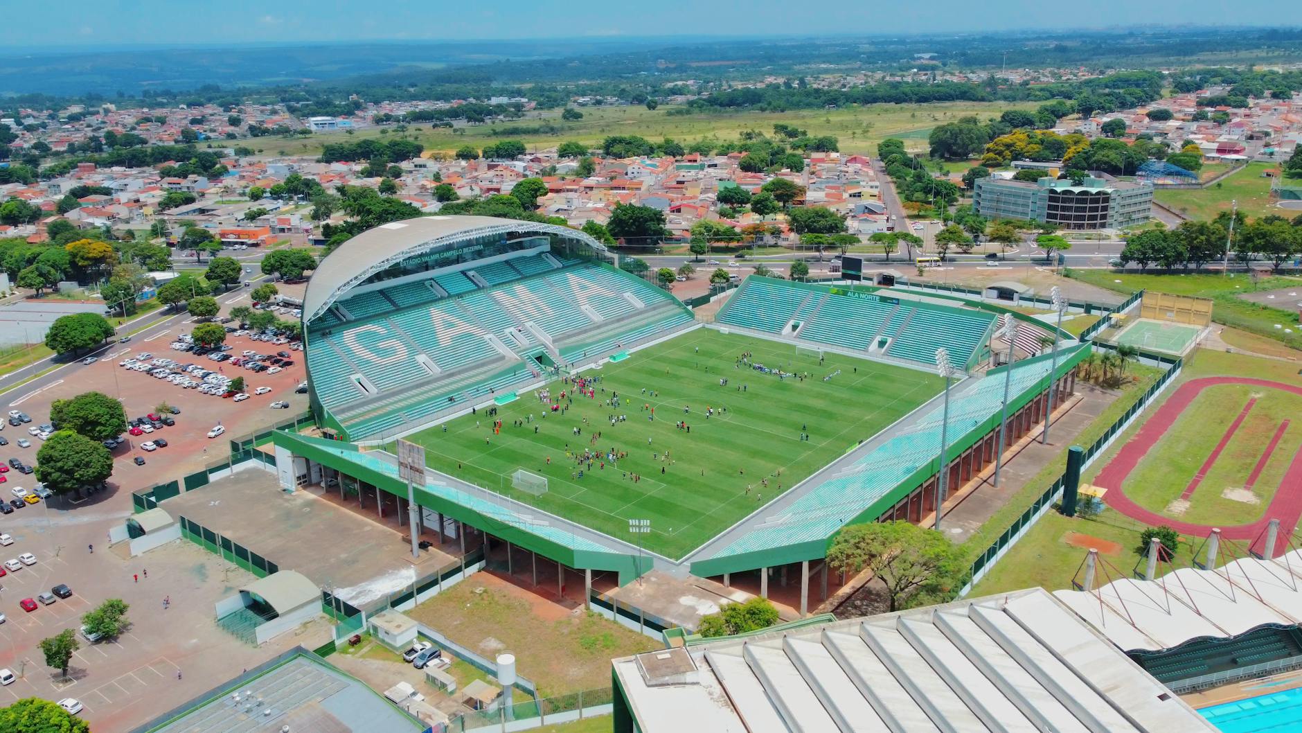 A estreia que expõe o novo campo de disputa do Vasco: meninas de 10 anos já viraram projeto estratégico